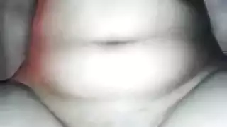 فلاحة مصرية ساخنة تمص زب بعمق وتتمتع بوضعية الفارسة في مشهد صريح