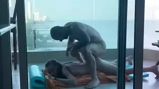 تجميع لحظات الرعشة والعنف