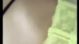 تجميع صريح لممارسات جنس فردية لمراهقة عربية في لوس أنجلوس