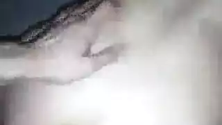 فرج جاري الجائع يأخذ ضربًا عميقًا