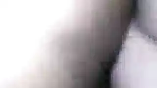حورية ساذجة مقيدة وحلقها مملوء بعد يوم بدون قضيب