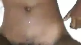 ٣ العاهرة السمراء المثيرة تتوسل لقضيب عميق وتقذف بصوت عالٍ