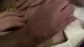 لعب في حلمه بزازها