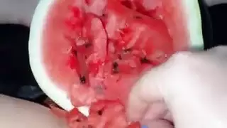 في سن المراهقة الروسية قطعة كبيرة قبو