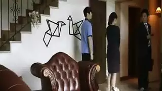 طفل كوري عمره ١١ سنه ينيج بخالته