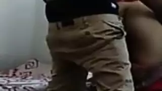 إباحية مجانية: فتاة سورية ممتلئة الصدر تئن خلال جنس صريح