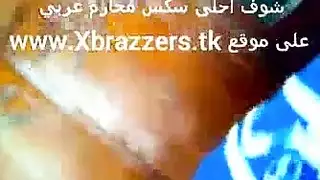 فلاحة مطلقة مثيرة تعطي جنسًا فمويًا ثم تركب للنشوة