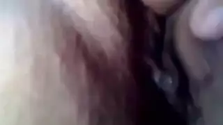  جنس بدون وقاية في الفناء: مراهقة تأخذ قضيبًا كبيرًا في الخارج