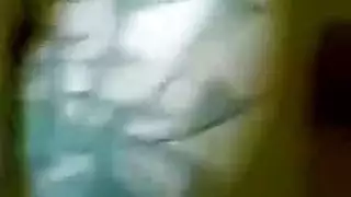 علاقة النخبة: تسريب إباحي يظهر ممثلة عربية مشهورة تأخذ قضيبًا