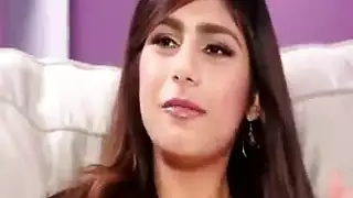 داني دي ينيك مايا خليفة